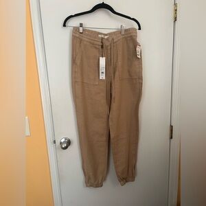 New with Tag Cream Ankle Pants Size S with Pockets by Joe’s